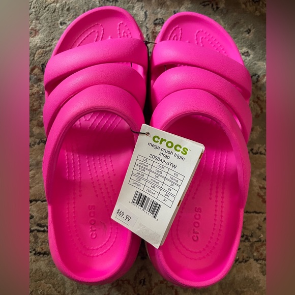 Crocs Mega Crush Triple strap over sized platform sandal (size 8) - Picture 2 of 5